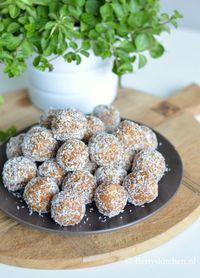 gezonde mango kokos balletjes suikervrij glutenvrij snack tussendoortje