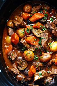 Incredibly Tender Slow Cooker Beef Bourguignon - TASTYDONE