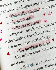 Um Sonho de Férias - Christina Lauren✨ Sabe aquele livro que você finaliza a leitura e sente um conforto no coração? Este aqui é exatamente assim. Mae sempre passou as festas de final de ano no chalé dos Hollis, mas agora a família vai vender a casa e com medo de perder seu lugar favorito, ela faz um pedido desesperado ao universo: algo que a faça verdadeiramente feliz. E claro que os planetas se alinharam e ele teve seu pedido atendido, ela foi transportada e agora ela está revivendo uma...