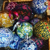 Saphy76 on Instagram: “I absolutely adore Christmas Baubles, but especially baubles handmade from Liberty Fabric. #libertychristmas #libertycraftclub…”