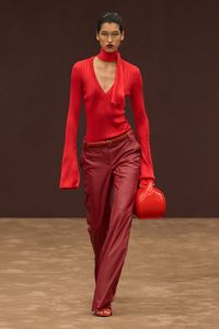 Ferrari Spring 2025 Ready-to-Wear https://www.vogue.com/fashion-shows/spring-2025-ready-to-wear/ferrari/slideshow/collection#43