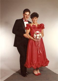 Prom 23, 90s Prom, Prom Pics, Prom Theme, School Prom, 80's Fashion, Prom 2024