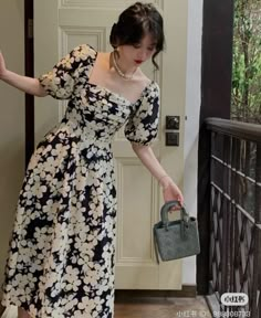 Simple Frocks, Modest Dresses Casual, Elegant Dresses Classy, Trendy Dress Outfits, Korean Fashion Dress, Quick Outfits, Modest Fashion Outfits, Classy Dress, Trendy Dresses