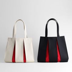 Ai Migita A bag that expresses the chic of Kyoto This canvas tote bag has beautiful subtle colors that can be seen through the pleats. Made of high quality fabric with 100% domestic cotton carefully sewn by skilled craftsmen, it is durable and comfortable enough to use every day. The stylish design uses traditional colors reminiscent of Kyoto, and the different color patterns offer different atmospheres. It can hold a 10-inch tablet device or A4-size documents and can be carried on the shoulder. Origami Bag, Japanese Gifts, Museum Store, Canvas Bags, Beautiful Gift Wrapping, How To Make Handbags, Leather Bags Handmade, Fabric Bags, Everyday Bag