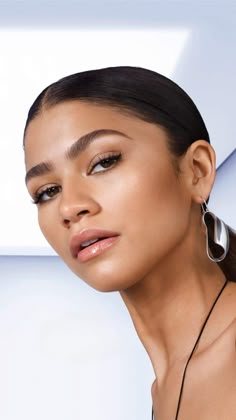 Zendaya And Timothee Chalamet, Modern Bridal Makeup, Zendaya Makeup, Makeup 101, No Makeup Makeup, Spider Man Far From Home