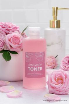 See how to make a simple soothing DIY rose water toner and learn the benefits for skin of rose toner. The easy homemade facial toner is made with natural ingredients, without witch hazel, apple cider vinegar (acv) or essential oils. The best fresh face toner is a great for natural skin care. The DIY face tonic is astringent and provides deep hydration. The toner is good for sensitive, dry, oily, combination, mature and normal skin. Inc tips for how to use and packaging. | CountryHillCottage.com Face Toner Benefits, Toner Benefits, Diy Face Moisturizer