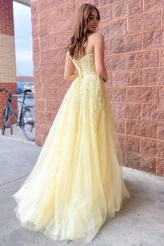 A-Line Tulle Spaghetti ремінці світло-жовта довга випускна сукня з аплікаціями Yellow Prom Dress, Tulle Applique, Yellow Prom, Prom Dresses Yellow, Mermaid Bridesmaid Dresses, Prom Dresses For Sale, Lace Prom Dress, Corset Bodice, Custom Size Dresses