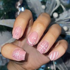 Christmas Short Nails, Modern Nail Designs, Classy Nail Art Ideas, Pink Designs, Christmas Nail Ideas, Square Nail Designs, Christmas Gel Nails, Simple Gel Nails