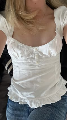 White Vintage Outfit, White Button Up Aesthetic, Blair Top Brandy Melville, Brandy Melville Babydoll Top, Casual Romantic Style, Fitted Coquette Top With Delicate Lace, Blair Cotton Ruffle Top Brandy Melville, Brandy Melville Clothes, Spring Coquette Tops With Ruffles