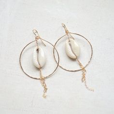 Cowrie shell earrings, Gold chain hoops, Cowrie shell hoop earrings, Beachy earrings Beachy Earrings, Surf Jewelry, Glass Bangles, Seashell Jewelry, Girl Jewelry, Cowrie Shell, Shell Jewelry, Shell Earrings, Wooden Jewelry