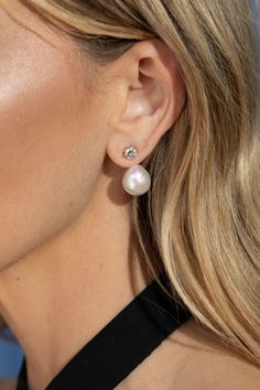 Pearl Earring Jacket Pearl Diamond Earring, Wedding Earrings Diamond, Pearl Earrings Studs, Pearl Earring Jacket, Diamond Earring Jackets, Earring Jacket, Classy Earrings, Round Diamond Setting, Silver Pearl Earrings