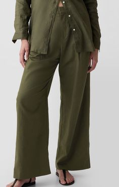 cottagecore Gap Wide Leg Linen Pants, Versatile Linen Bottoms For Workwear, Versatile Linen Wide Leg Pants For Work, Relaxed Fit Linen Work Pants, Linen Wide-leg Workwear Pants, Solid Linen Pants With Welt Pockets, Linen Wide Leg Pants With Belt Loops For Work, Solid Linen Pants For Workwear, Linen Wide-leg Pants For Workwear