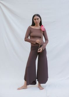 Eva wears size M. Height 174cm (5.7”), Bust 83cm (32.7”), Waist 69cm (27.2”), Hips 96cm (37.8”) Modest Yoga Outfit, Boho Yoga Outfit, Indigo Luna, Everyday Yoga, Yoga Shoot, Organic Cotton Leggings, Eco Clothing, One Piece Clothing, Yoga Style