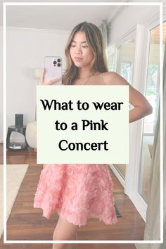 Looking for a simple, cute, and aesthetic outfit idea for a pink concert? Check out this stylish ensemble perfect for standing out in the crowd! Pink Converse Outfit, Outfit Concert