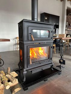 Width :45 cm/ 18" Length: 75 cm/30" Height :110 cm/43" chimney outlet:13 cm/5,12" Firebox :45 cm³ Power :13 kW/44000 BTU Weight :158 kg/348 lbs completely cast iron extra right side door Ash tray Stove With Oven, Wood Cook Stove, Victorian Tiny House, Small Wood Burning Stove, Wood Burner Fireplace, Wood Burning Cook Stove, Tiny Wood Stove, Stoves For Sale, Tiny House Camper