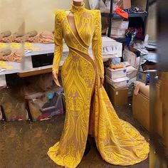 Fitted Yellow Gown For Banquet, Fitted Yellow Dress With Sweep Train, Yellow Gown For Banquet And Prom Season, Yellow Gown For Banquet During Prom Season, Yellow Floor-length Dress With Sweep Train, Yellow Fitted Gown For Evening Dress, Fitted Yellow Gown For Evening, Yellow Fitted Gown For Evening, Elegant Yellow Banquet Dress