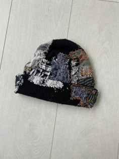 Until.seven Rebuild patchwork beanie Beanie Patch Ideas, Beanie With Pins, Patchwork Beanie, Punk Beanie, Kandi Diy, Im Different, Punk Hat, The Santa Clause, Punk Fashion Diy