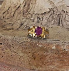 Afghanistan Real Pigon Blood Red Ruby Silver Ring Mens Ruby Ring Natural Yaqoot Stone Ring Original Red Ruby Mens Fine Ring * Total Carat: 2 Carat * Total Weight Silver: 20 grams * Origin: Afghanistan * Ring Sizes: All US, UK International Size Available (5US,6US,7US,8US,9US,10US,11US,12US,13US,14US,15US,16US) * Re-sizable: Yes * Type: Natural Unheated Untreated Gemstone * Shipment Via FedEx Note: Stone Color as seen on the Store We take the photos mostly in a Natural Daylight Night Light condit Yaqoot Stone, Mens Ruby Ring, Ruby Silver Ring, Rubin Ring, Fine Ring, Ring Mens, Blood Red, Red Ruby, Ring Sizes