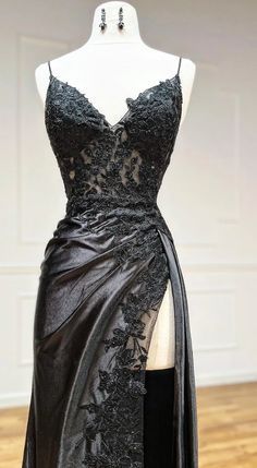 Friend Questions, Hoco 2024, 2024 Ideas, Gaun Fashion, Chique Outfits, Black Prom Dress, Cute Prom Dresses, Prom Dress Inspiration, Black Prom