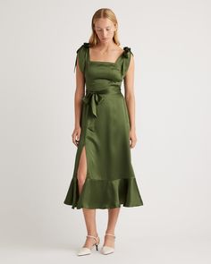 Did someone say timeless? Because that's our 100% Washable Silk Square Neck Midi Dress. The square neckline elevates the luxe silk drape even more than you'd expect. Style it differently with detachable shoulder bows and a sash to tie at the waist. This one arrived just in time—add it to your wardrobe before your next special event. Square Neck Silk Dress, Simply Outfit, Silk Dresses Outfit, Square Neck Midi Dress, Holiday Dressing, Hot Pink Mini Dress, Midi Dresses For Women, Wedding Wardrobe, Silk Clothes