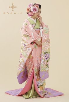 Different Kimono Styles, Kimono With Corset, Flower Inspired Outfits, Cute Japanese Dresses, Pink Outfit Women, Japanese Inspired Dress, Pink Outfits Ideas, Traditional Japanese Wedding