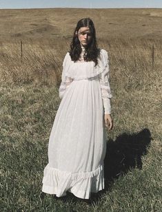 Southern Gothic Woman, Appalachian Gothic Fashion, Cultcore Aesthetic, Southern Gothic Dress, Ethel Cain Aesthetic Outfits, Gibson Girl Aesthetic, Appalachian Gothic, Southern Gothic Fashion