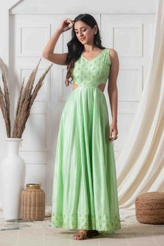 indo-western dress Indo Western Dress, Western Dress, Western Look, Indo Western, Western Dresses, Dress Cuts, Xl Dress, Style Dress, Model Height