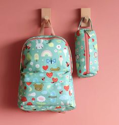 This little backpack is part of the collection of backpacks for toddlers, a special size available in different designs and lovely colours. The front pocket is ideal for keeping smaller items; there is an additional pocket inside and plenty of space for school lunches/snacks and a pencil case. Thanks to the front buckle, the adjustable padded shoulder straps do not fall off and the bag always stays in place. Specifications: Dimensions: 9.3 x 3.9 x 11.8 inches Material: lightweight polyester Capa Playful Everyday Standard Backpack, Playful Standard Backpack For Daily Use, Playful Backpack For Daily Use, Cute Backpack For Playtime, Playful Everyday Bags For Back To School, Cute Standard Backpack For Back To School, Cute Pencil Case For End Of School Year, Cute School Pencil Case For End Of School Year, Playful Green Backpack For Playtime