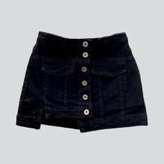 Elevate your wardrobe this summer with our vintage mid-waist buttoned denim skort! This 2023 Summer Collection piece showcases a stretchy denim fabric. bold distressed pattern. and stylish zipper & button closure ââ‚?making it the ultimate statement piece that blends contemporary fashion with nostalgic grunge. Why You'll Love It: Grunge Galore: Inspired by the iconic '90s grunge movement. these shorts exude an effortlessly cool attitude. Distinctive Distressed Pattern: Expertly crafted wear and Skort Denim, Classic Couture, Womens Denim Skirts, Iconic 90s, Denim Skort, Oversized Denim Jacket, Urban Looks, Oversized Coat, 90s Grunge