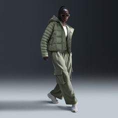 Call them drapey or call them slouchy—these pants are that and more. They’re crafted with unbrushed French terry cotton for breathability and an oversized fit for a laid-back look. French Terry Pants, Nike Sportswear Women, Urban Hip Hop, Color Jade, Photo Posing, Hem Pants, Winter Fit, Nike Sweatpants, How To Hem Pants