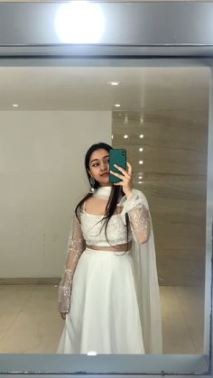 White Lehanga Ideas, White Lehenga Blouse Designs, White Lehenga Look, White Lehenga Designs, Indian Outfits Modern, Indian Dresses For Women, White Lehenga, Trendy Outfits Indian