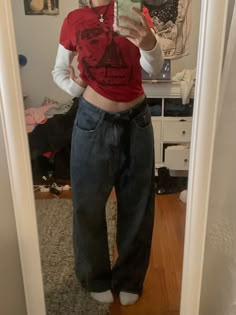 Off The Shoulder Grunge Outfit, Baggy Outfit Inspiration, Grunge Outfits Baggy Jeans, Fall Outfits Skater, Baggy Grunge Aesthetic, Shirt Over Sweater Outfit, Skater 90s Outfit, Artsy Y2k Outfits, Alex G Outfit Aesthetic