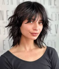 Feathered Shag, Choppy Layered Haircuts, Medium Shaggy Hairstyles, Medium Shag Haircuts, Layered Haircuts With Bangs, Shag Haircuts, Natural Wavy Hair