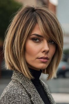 Blond Bob With Dark Roots, Dark Blonde Bob Hairstyles, Sleek Short Hair, Κούρεμα Bob, Chin Length Haircuts, Chin Length Hair, Sleek Bob, Hair 2024, Haircuts For Medium Hair