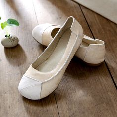 Round Toe Heels, Bag Dress, Brown Beige, Versatile Style, Low Heels, Clean Lines, Casual Shoes, Dress Shoes, Slip On