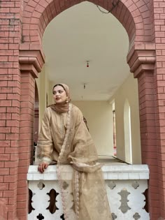 #desifashion #desiaesthetic #eid #southasianfashion #hijabiootd #hijabioutfits Desi Hijabi Outfits, Wedding Guest Hijab, Hijab For Wedding, Girl In Hijab, Long Skirt Top Designs, Eid Look