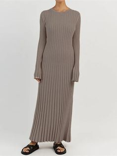 Elegant Ribbed Knitted Dress - Perfect for Autumn and Winter Fashion Long Knitted Dress, Office Dresses For Women, Maxi Dresses Fall, Knit Maxi Dress, Ribbed Dress, Bodycon Maxi Dresses, High Waist Fashion, Long Dress Casual, Elegant Dresses For Women