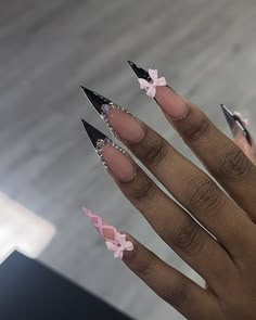 Pointed Nail Designs, Stiletto Nails Short, Acrylic Toe Nails, Girly Acrylic, Drip Nails, Pointed Nails, Nails Design With Rhinestones