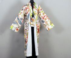 Large white kimono with bird patterns Long bathrobe digital printed cotton dressing gown Kimono, indoor clothing for men or women lined with plain white cotton Large side pockets and two belts: to tie in front or behind, geisha style or classic style Comfortable and elegant, warm and refined, chic and unique, it is ideal for getting out of bed or staying chic at home. Sent in a matching gift bag. 3 sizes offered here and customization on request size 1: length 130 cm width 140 cm size 2: length Cotton Dressing Gown, Kimono Dressing Gown, White Kimono, Style Comfortable, Autumn Collection, Long Kimono, Matching Gifts, Bird Patterns, Pajama Robe