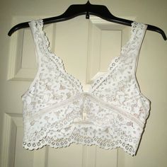 Nwt~~Victoria Secret Body By Victoria Lace Bralette, Coconut White, Size M White Lace Top Camisole, V-neck Lace Fitted Bra, Fitted Lace V-neck Bra, Victoria's Secret White Bra Friendly Tops, Victoria's Secret Lace Trim Bra, Victoria's Secret Lace Tops With Lace Trim, White Lace Bra-friendly Top, White Lace Top, Bra Friendly, Comfortable White Lace Top