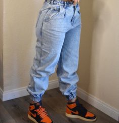 Giving you 90's vintage vibes. These denim joggers will be a wardrobe staple. -Model height 5'2 wearing size small. -Size up for longer length -Stretch at the waist Denim Joggers, Back In The Day, Long Length, Model Height, Wardrobe Staples, Mom Jeans, Wardrobe, Pants, How To Wear