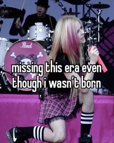 Avril Lavigne Whisper, Avril Lavigne Hair, Avril Lavigne Aesthetic, Weaponized Incompetence, Memes About Life, Life Struggles, Scene Core, Scene Queens, Rawr Xd