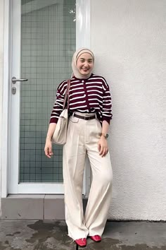 Follow Yuk ! Update Informasi terbaru dari kategori 1 (1), dengan tema OOTD hijab remaja kekinian. Maroon Outfit, Street Hijab Fashion