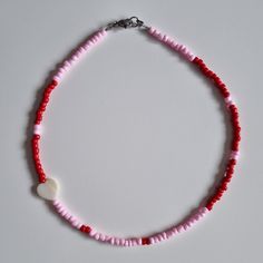 Seed Bead Necklace, Mother Of Pearl, How To Look Pretty, Seed Beads, Seeds, Beaded Jewelry, Beaded Necklace, Beads, Red