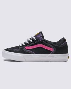 Vans Women, Things I Wanna Buy, Vans Skate, New Vans, Skate Shoe, Unisex Shoes, Classic Shoes, I Love A, The Vibe