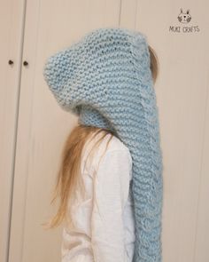 "+ FREE gift pattern! Princess hood with long braids, here is hood Anna. Knitted with super bulky yarn in two pieces, the garter stitch hood has a braided cable decorating the edge which ends in long braids. Cute accessory for a little princess. Want to crochet this? Here's the pattern: https://www.etsy.com/listing/502954489/crochet-pattern-hooded-scarf-with-braids?ref=shop_home_active_1 This listing is only a PDF PATTERN in ENGLISH and not a finished product Sizes: toddler/child/adult Skill lev Hooded Scarf Knitting Pattern, Scarf Knit Pattern, Hooded Scarf Pattern, Scarf Knitting Pattern, Hood Girls, Crochet Baby Girl Dress, Beginner Knitting Pattern, Cable Scarf