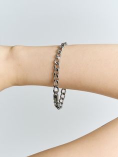 Composition : Surgical SteelColor : silverCountry of Origin : KOREA Steel Bracelet, Women Accessories Jewelry, Jewelry Accessories, Jewelry Bracelets, Women Accessories, Chain, 10 Things