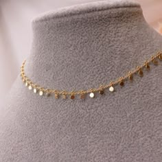 Gold Coin Choker Necklace As Gift, Gold Coin Choker Necklace Gift, Gold Coin Choker Necklace For Gift, Gold Dangle Choker For Gift, Gold Metal Dangle Choker, Dainty Gold Dangle Choker, Flat Necklace, Simple Necklace Designs, Unique Gold Jewelry