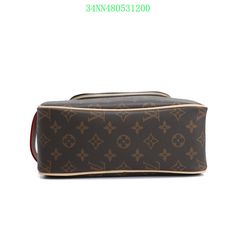 Size: 26cm*14cm*12cm It comes with Dust box, Care manual, Tag, and Paper bag. High-end Brown Pouch Box Bag, Designer Square Clutch For Travel, Designer Large Capacity Clutch Box Bag, Designer Formal Cosmetic Bag Rectangular, Designer Formal Rectangular Cosmetic Bag, Designer Brown Box Clutch Bag, High-end Travel Clutch Box Bag, Designer Rectangular Clutch For Travel, Designer Cosmetic Bag With Removable Pouch