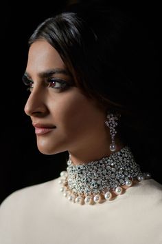 Bvlgari High Jewelry, Fine Jewelry Necklace, Diamonds And Pearls, Diamond Choker, Fancy Hats, Sonam Kapoor, Pearl Choker Necklace, Necklace Sets, Pearl Choker